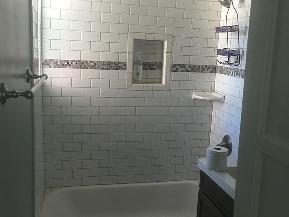 5th image of 530 W Montana St