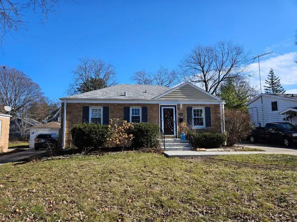 615 S Woodlawn St, Wheaton, IL 60187