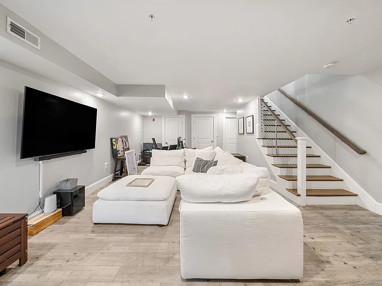 55 Hutchings St #4 — Photo 15
