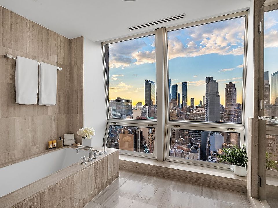 1st image of 400 5th Ave APT 31F