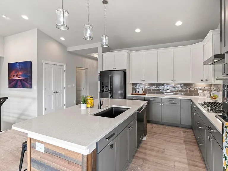 15922 Lake Mist Dr — Photo 7