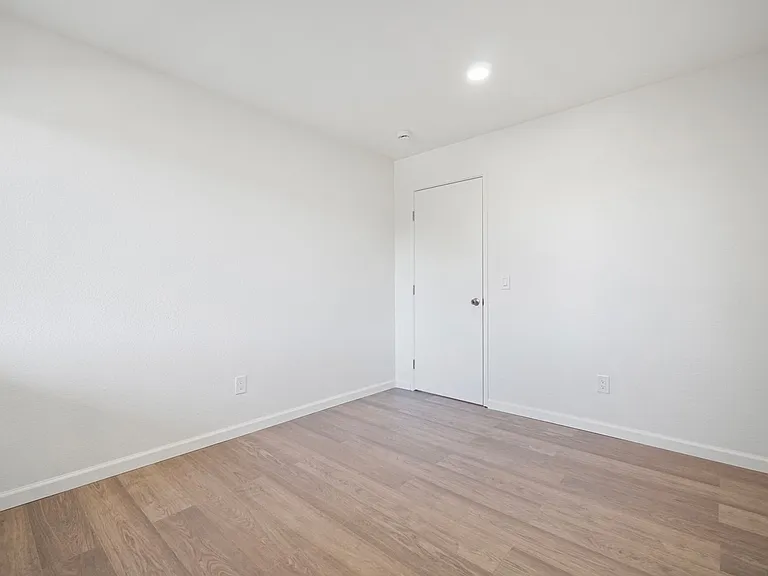 2085 Highview Ct — Photo 10