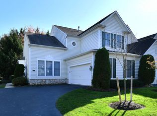 8 Thistle Dr, Paramus, NJ 07652