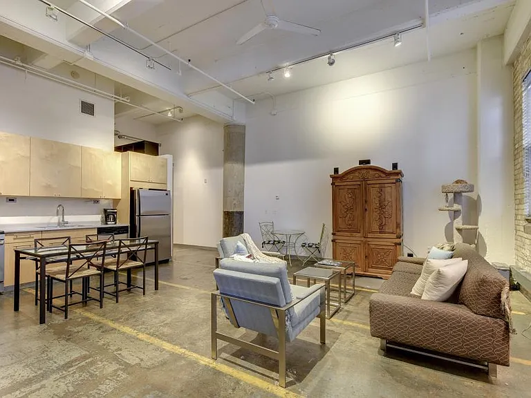 700 Washington Ave N #208 — Photo 2