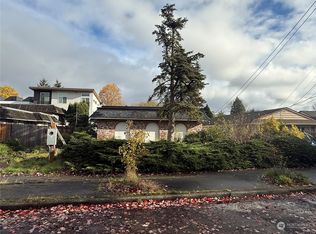 9540 Interlake Ave N, Seattle, WA 98103