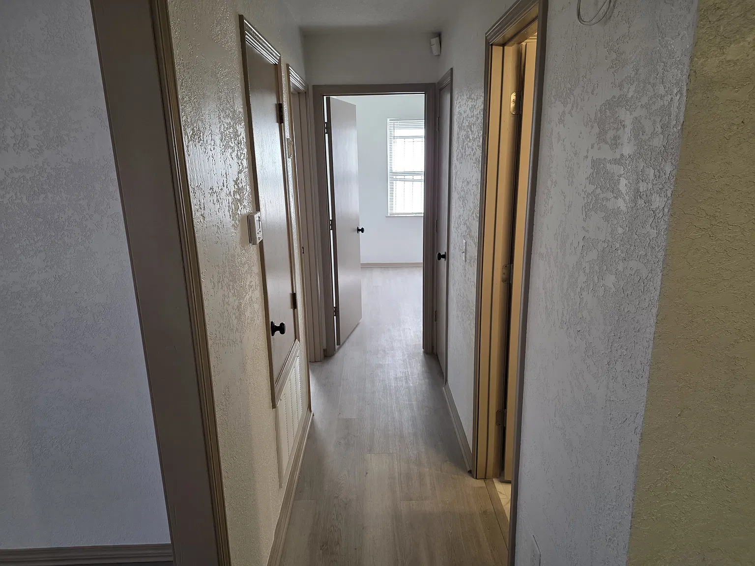 2 bed, 864 sqft, $900 — Photo 4