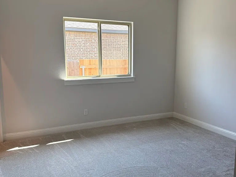1832 Noble Ct — Photo 10