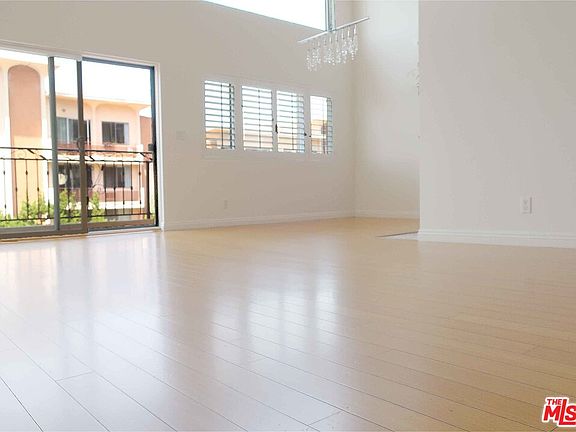 3rd image of 1154 S Barrington Ave APT 305