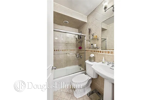 Rented by Douglas Elliman | media 8