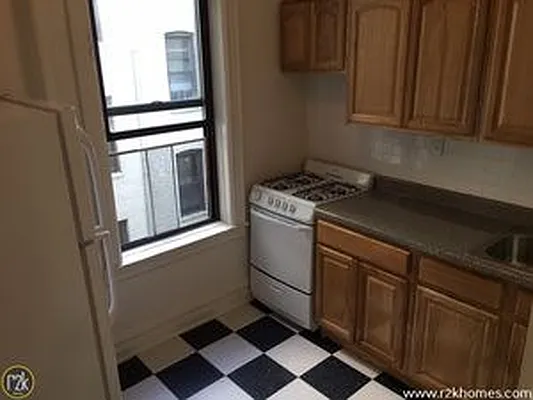 Rented by Realty 2000 Corp | media 26