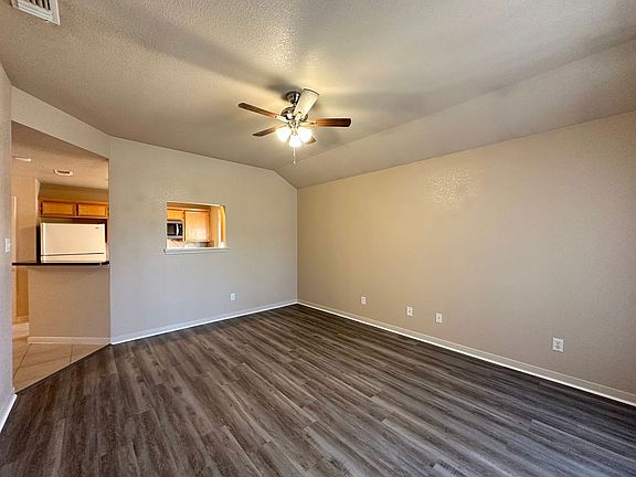 5th image of 3008 Dannen Ct
