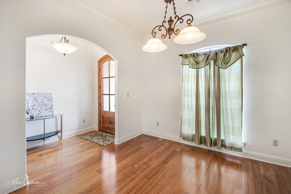 3 bed, 2451 sqft, $2,700 — Photo 4