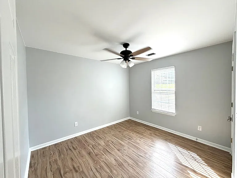 476 Connemara Trl — Photo 10