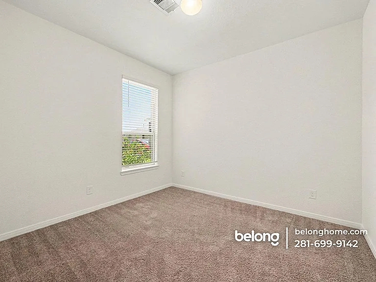 25403 Benroe St — Photo 15