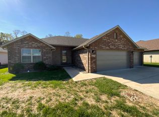 4332 W Skyler Dr, Springfield, MO 65802