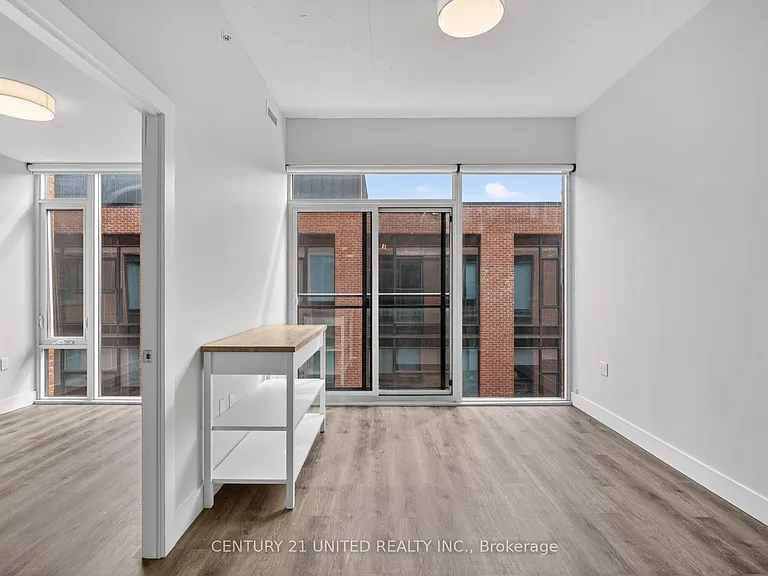 475 George St N #416 — Photo 31