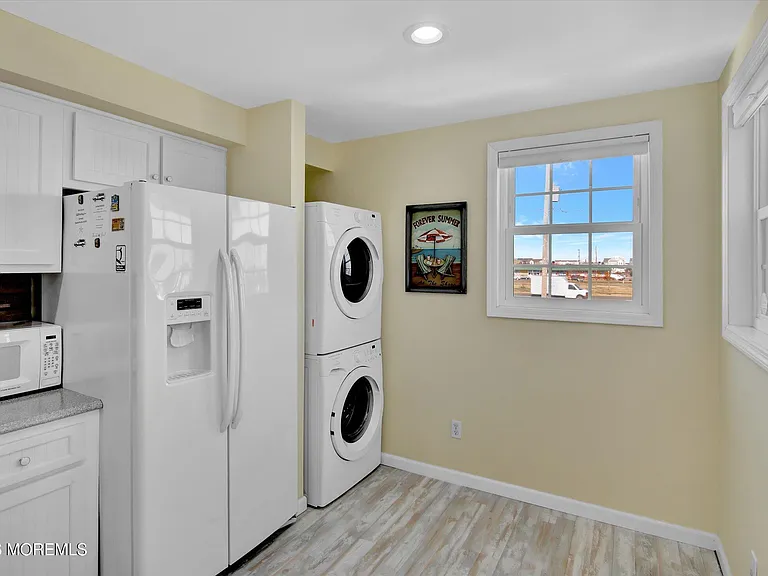 222 Hiering Ave — Photo 9