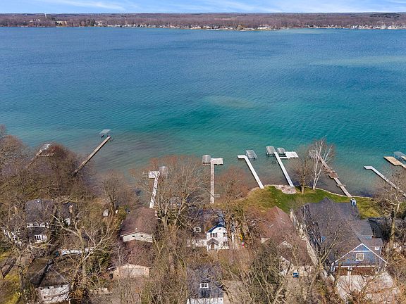 5th image of 2111 Idlewild Dr