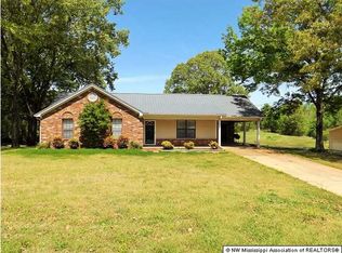 519 Pioneer Vlg, Senatobia, MS 38668