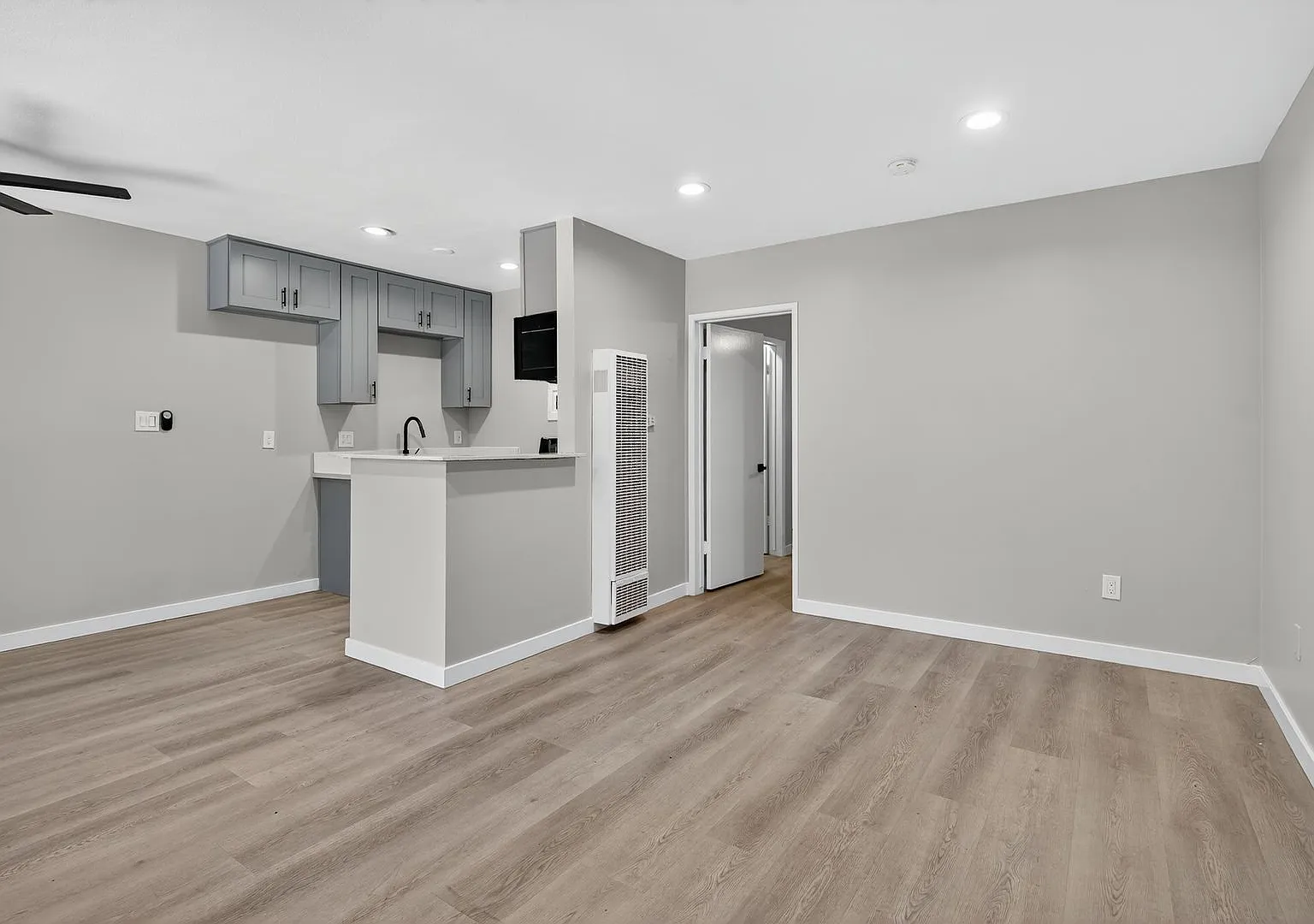2300 East Commonwealth Avenue — Photo 2