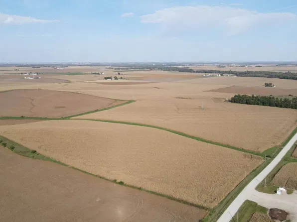 1 51st Street Dr, La Porte City, IA 50651