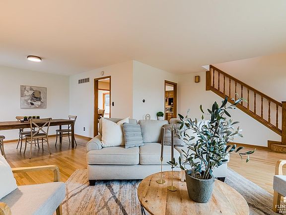 3rd image of 2049 Plymouth Rd