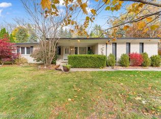 2631 Pearl Dr, Troy, MI