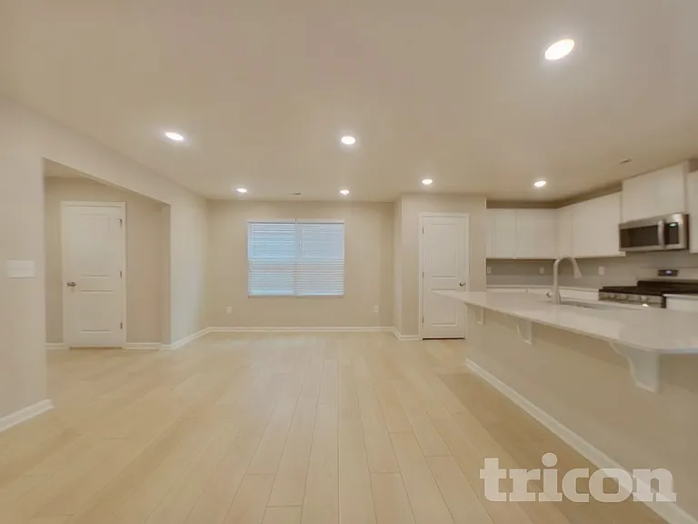 1423 Penrith Ct — Photo 5