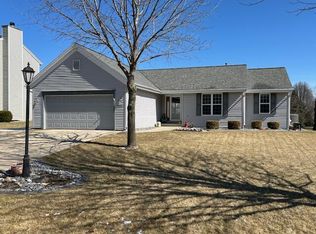 W143N9926 Ridgewood Ln, Germantown, WI 53022