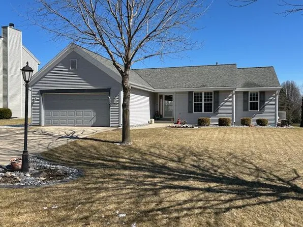 W143N9926 Ridgewood LANE, Germantown, WI 53022