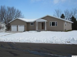 102 N Willough St, Andrew, IA 52030