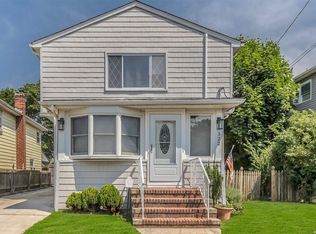 322 Frederick Ave, Bellmore, NY 11710