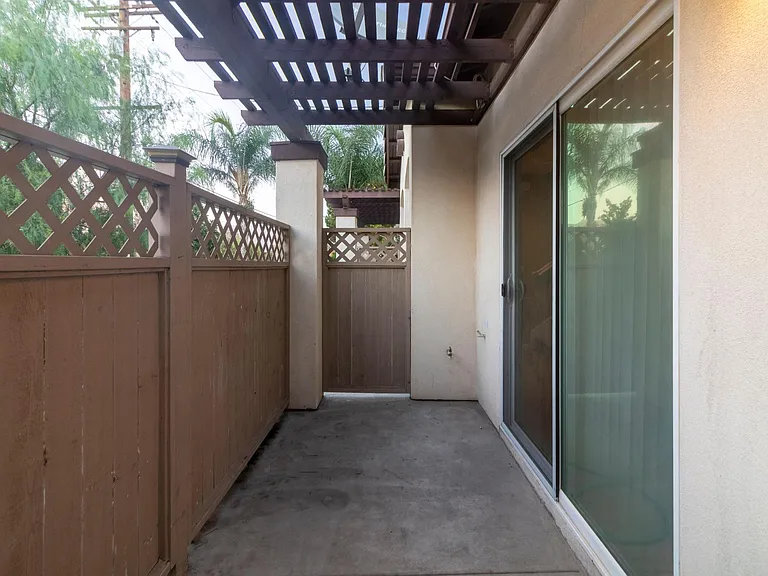 16114 Merrill Ave #4 — Photo 17