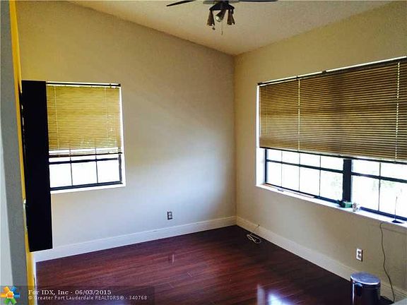 3rd image of 612 Lincoln Ct #612