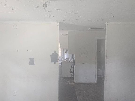2nd image of 2735 Flewellyn Dr