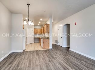114 S Willow Circle Loop UNIT D, Lehi, UT 84043