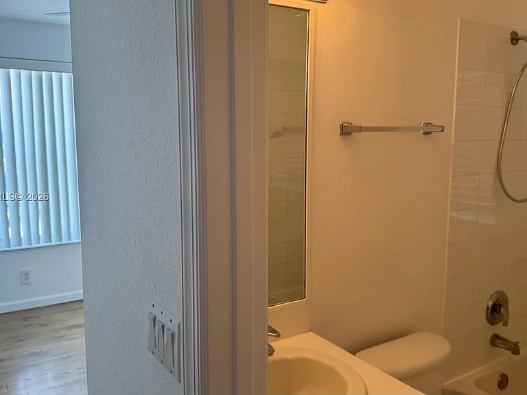 9064 NW 54th St #9064 — Photo 28