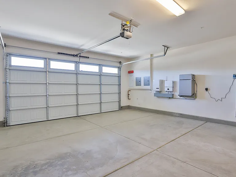 4551 Highland Ave — Photo 49