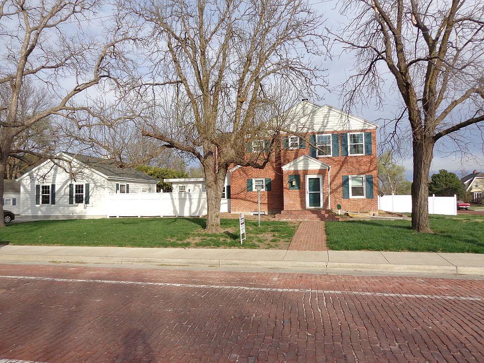2nd image of 2200 Ash St