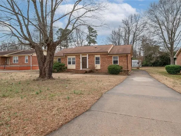 1312 Rotherwood Rd, Greensboro, NC 27406