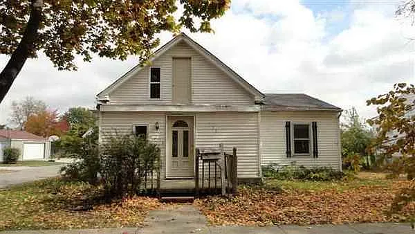 732 N Hathaway St photo 1