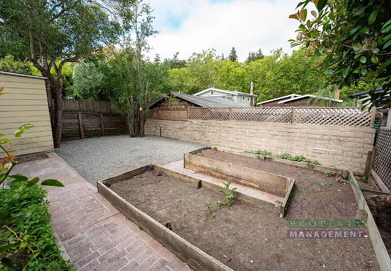 40 Pleasant Ln — Photo 24