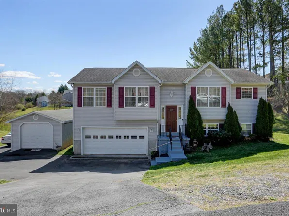 44 Burdette Dr, Martinsburg, WV 25404