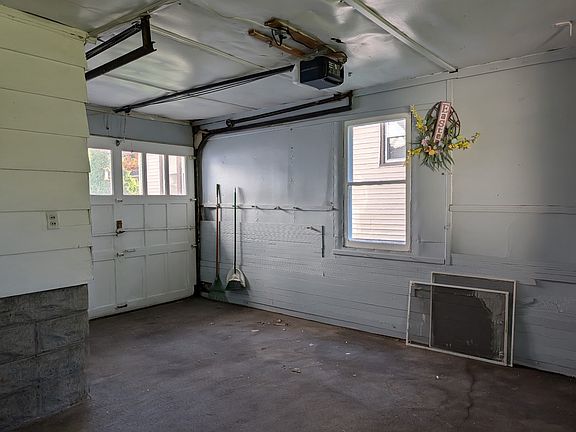 3rd image of 8 Palmer Ave