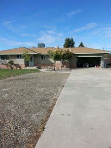 1249 E Pecan Ave, Madera, CA, 93637