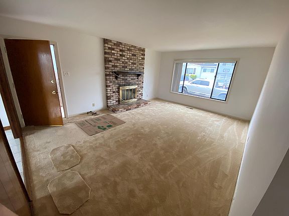 2nd image of 105 Buxton Ave
