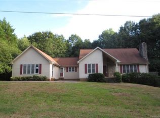 916 Wendover Height Dr, Shelby, NC 28150