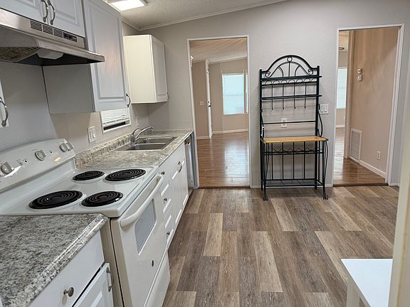 4th image of 36148 Begonia Ave