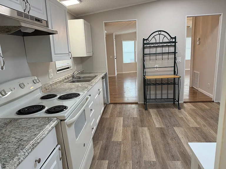 36148 Begonia Ave — Photo 4