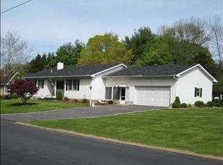 11 Millbank Rd, Poughkeepsie, NY 12603